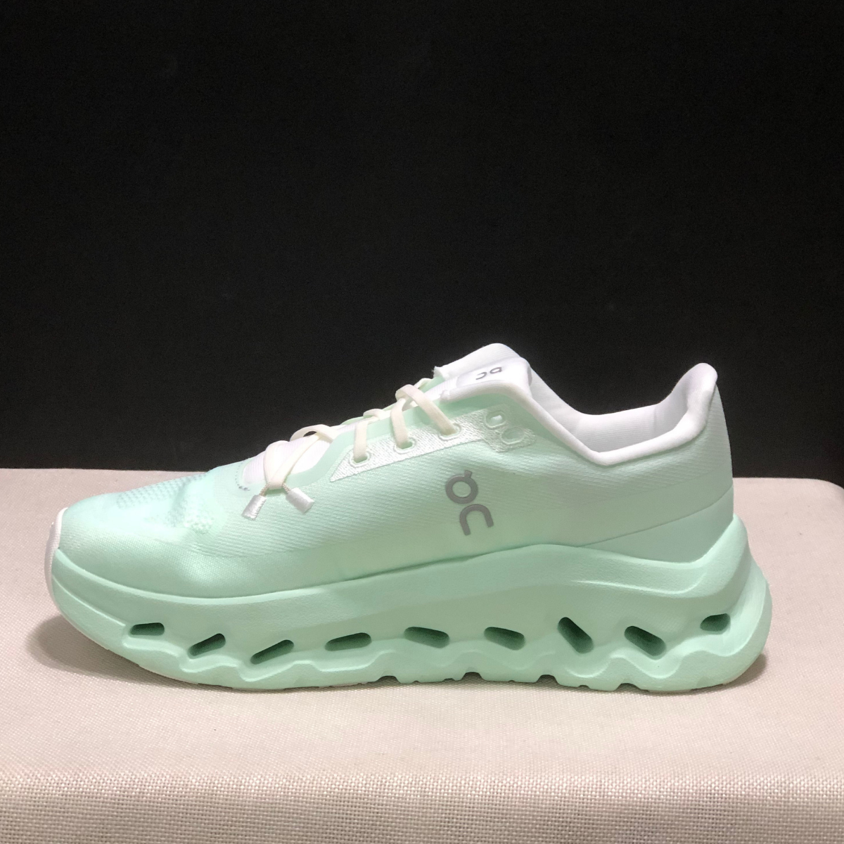 Cloudtilt - White Mint